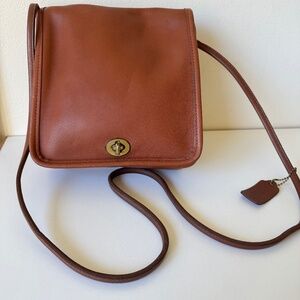 Vintage Coach Brown Leather Crossbody Bag Turnlock